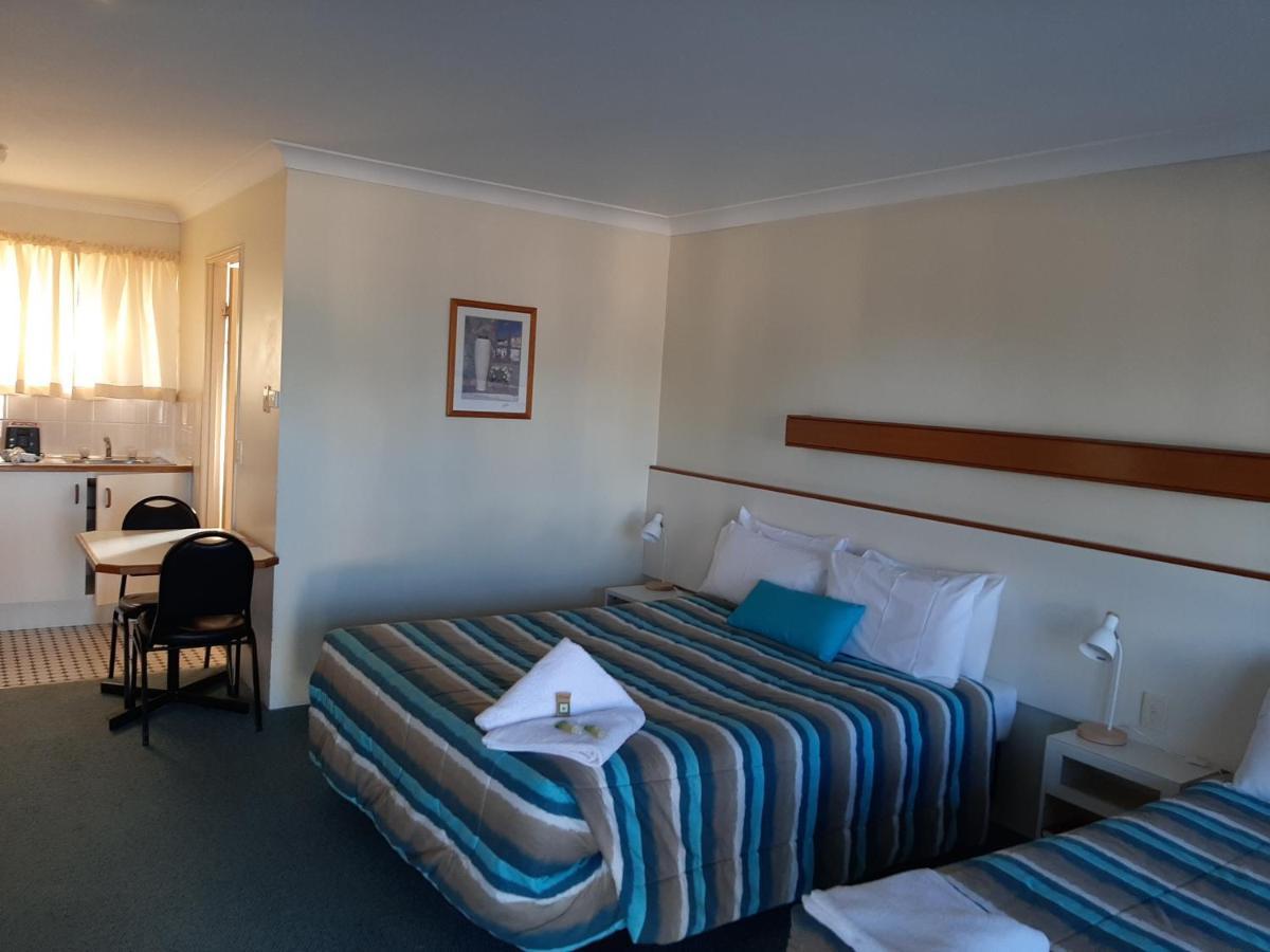 Country Rose Motel Уоруик Екстериор снимка
