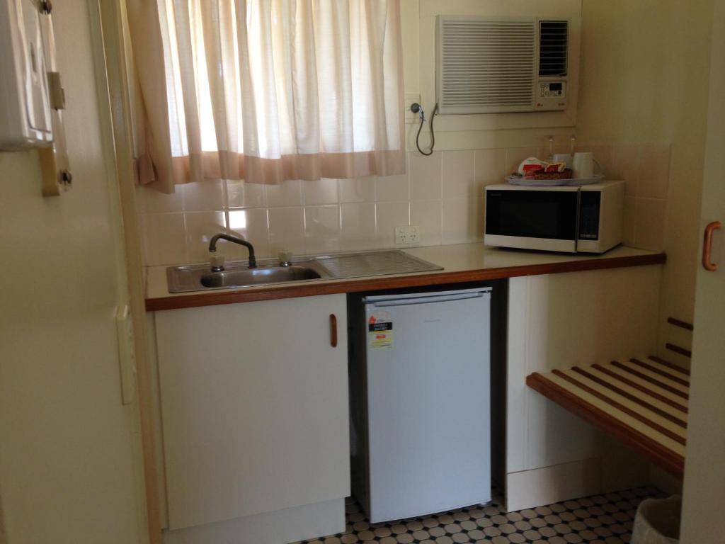 Country Rose Motel Уоруик Екстериор снимка